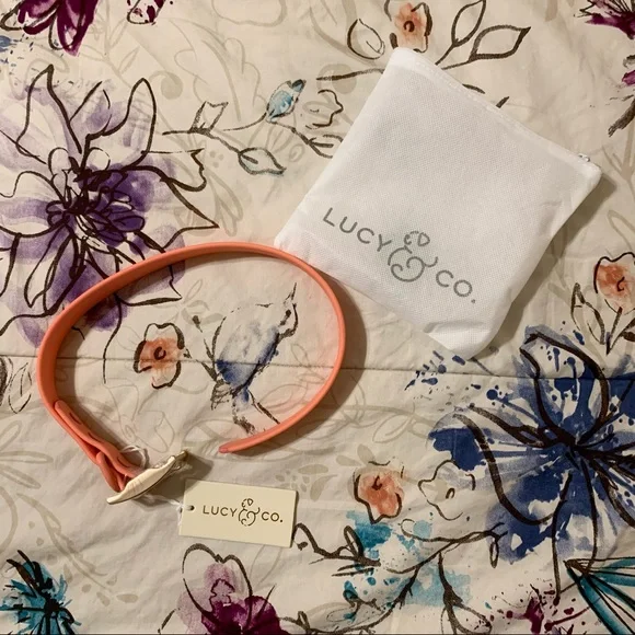 💛 Large Lucy & Co. Everyday PVC Collar in Coral - Picture 5 of 16